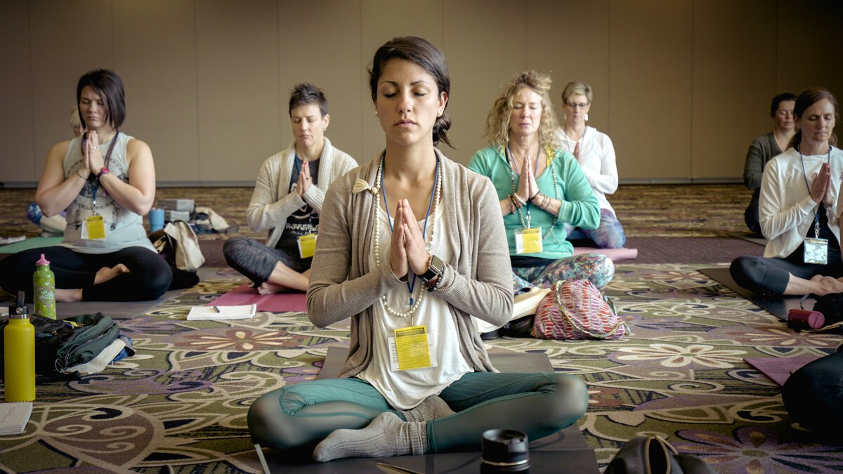 Yoga para principiantes: posturas básicas y consejos para empezar